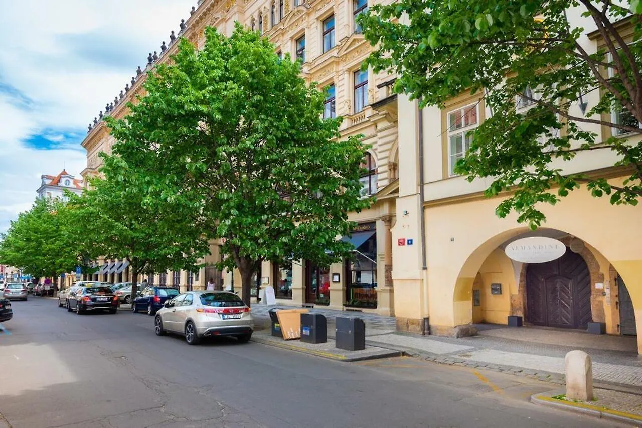 Aparthotel Apartments Almandine Prague