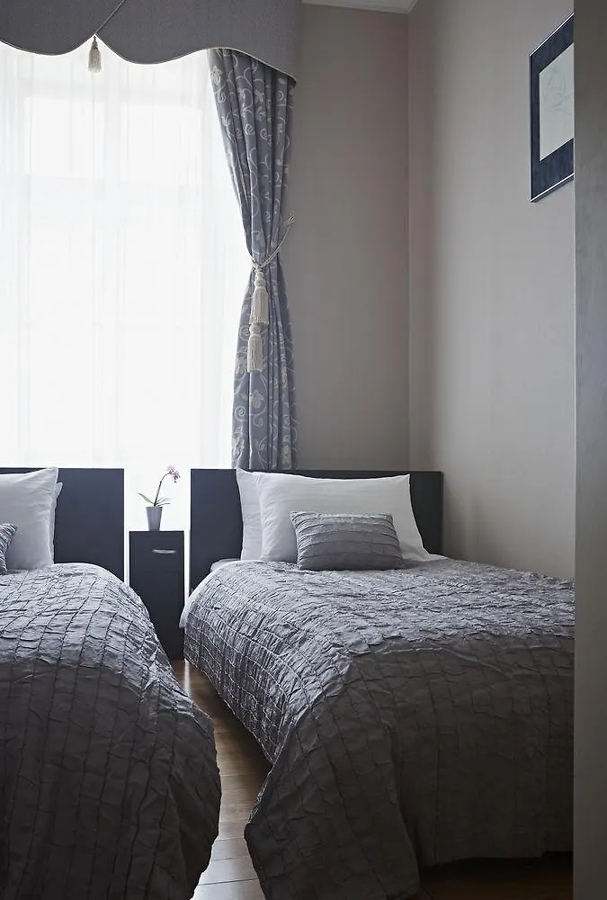 Apartments Almandine Prague 4*,