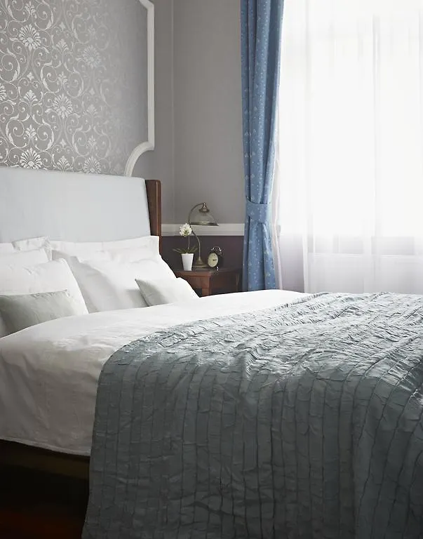 Aparthotel Apartments Almandine Prague