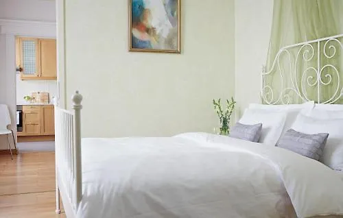 Aparthotel Apartments Almandine Prague