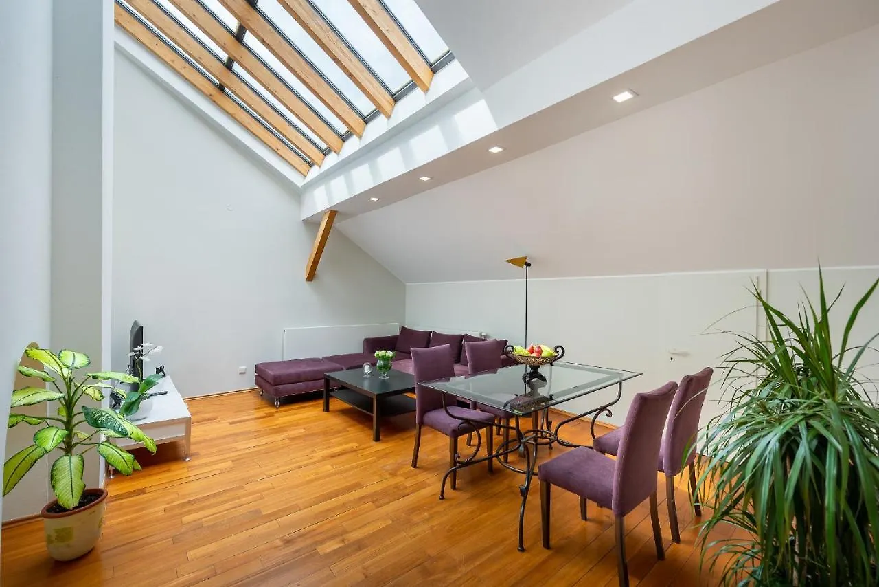 Apartments Almandine Prague