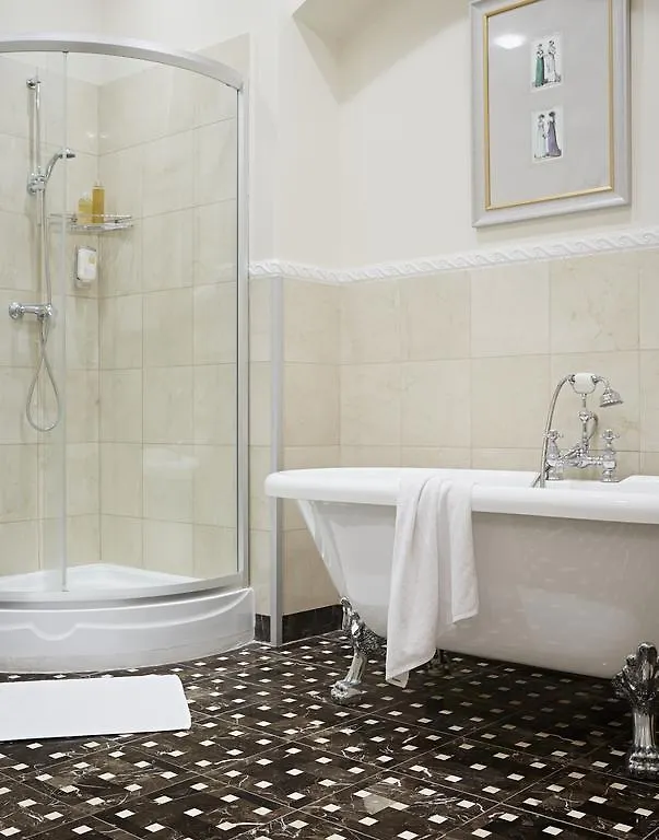 Apartments Almandine Prague 4*,